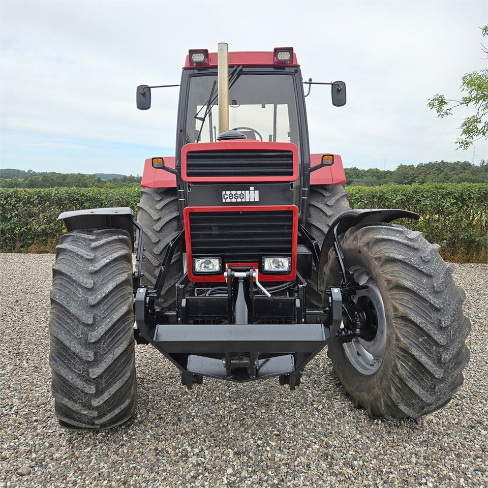 CASE IH 1255XL - Tracteur agricole: photos 3 CASE IH 1255XL - Tracteur agricole: photos 3