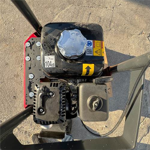 Chicago Pneumatic KMR11 - Plaque vibrante: photos 5 Chicago Pneumatic KMR11 - Plaque vibrante: photos 5