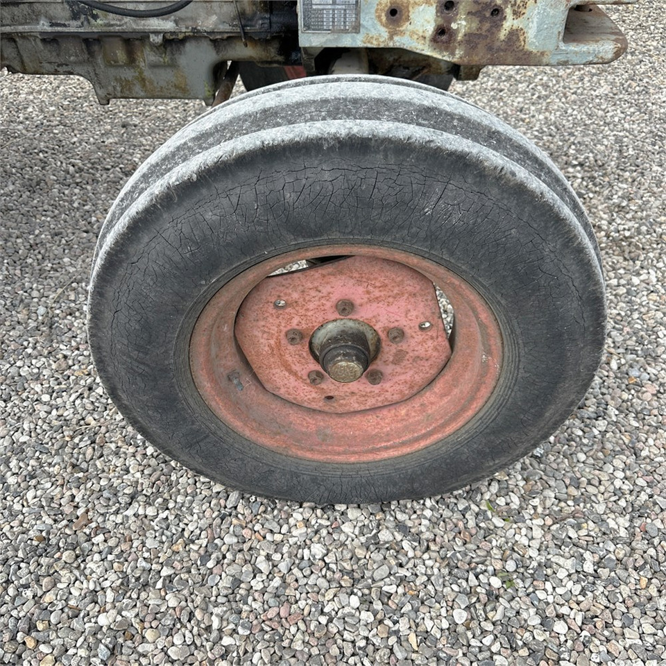 Tracteur agricole Deutz D 60 06: photos 40