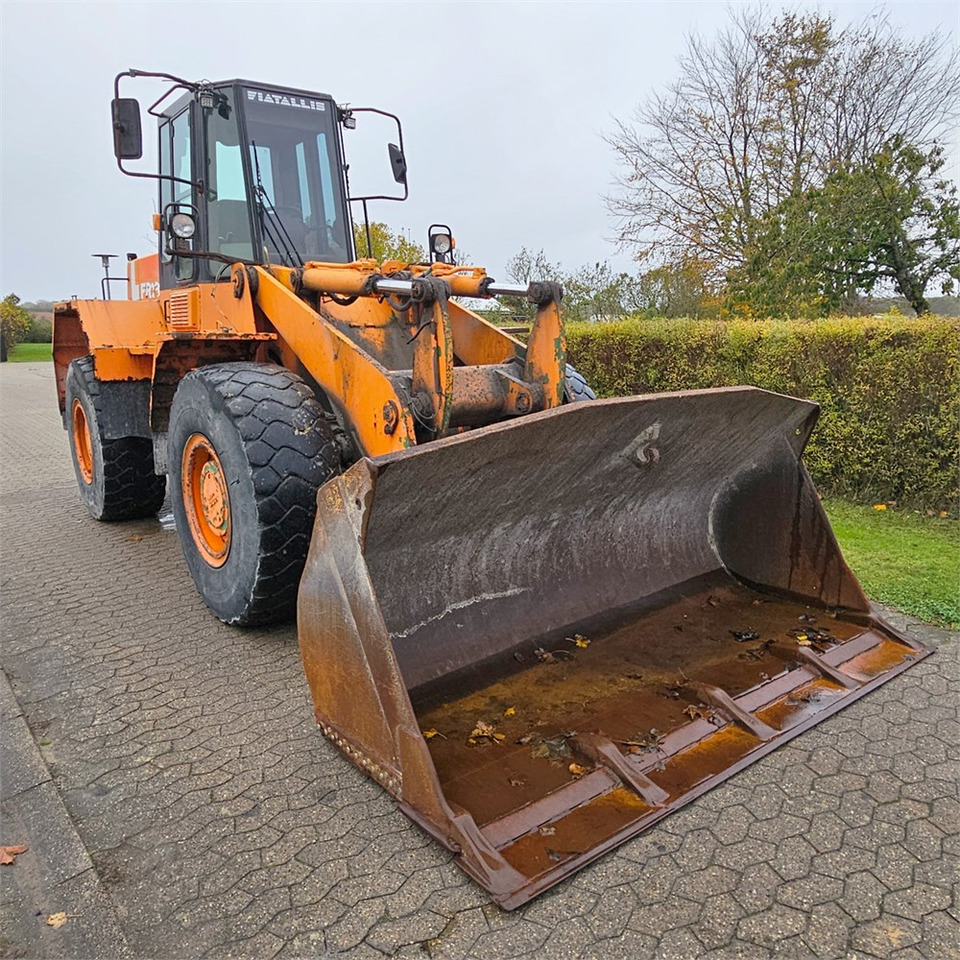 Fiat-Allis FR130 - Chargeuse sur pneus: photos 2 Fiat-Allis FR130 - Chargeuse sur pneus: photos 2