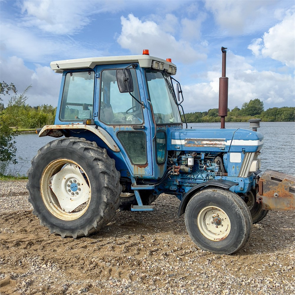 Tracteur agricole Ford 5610: photos 8 Tracteur agricole Ford 5610: photos 8