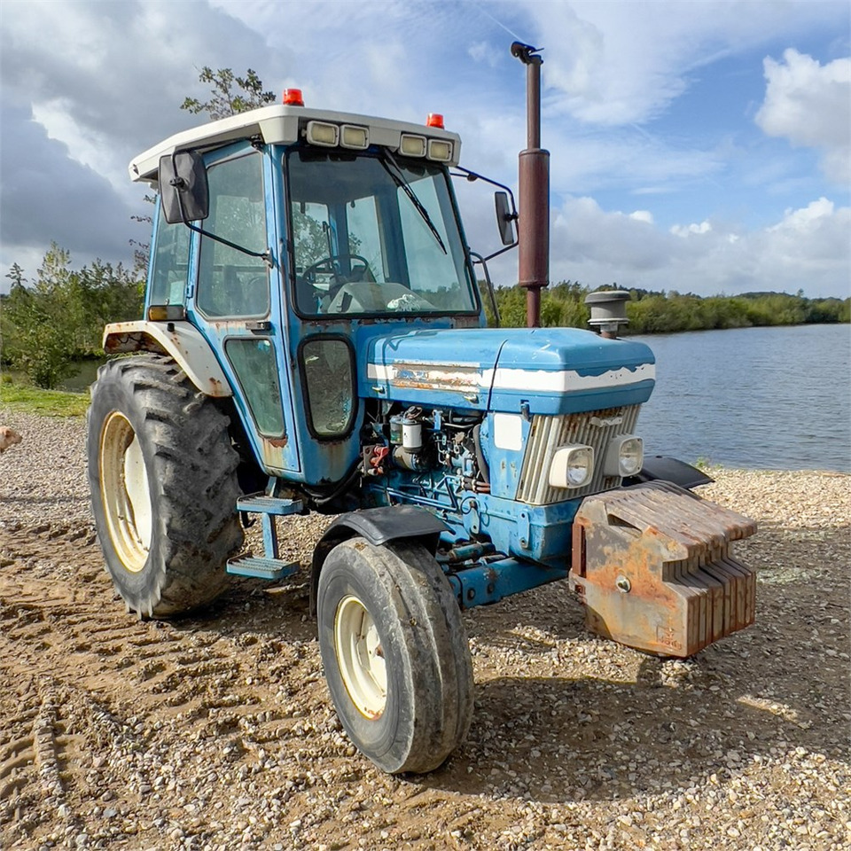 Tracteur agricole Ford 5610: photos 9 Tracteur agricole Ford 5610: photos 9
