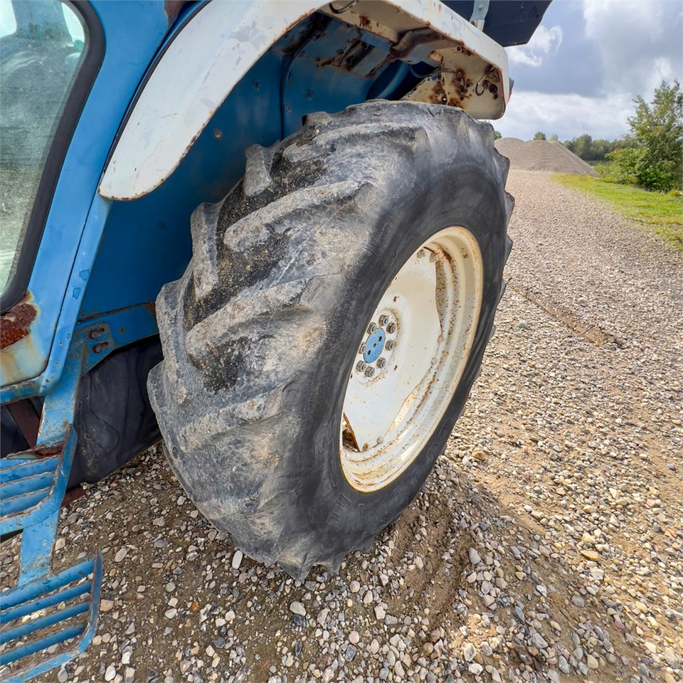 Tracteur agricole Ford 5610: photos 25 Tracteur agricole Ford 5610: photos 25