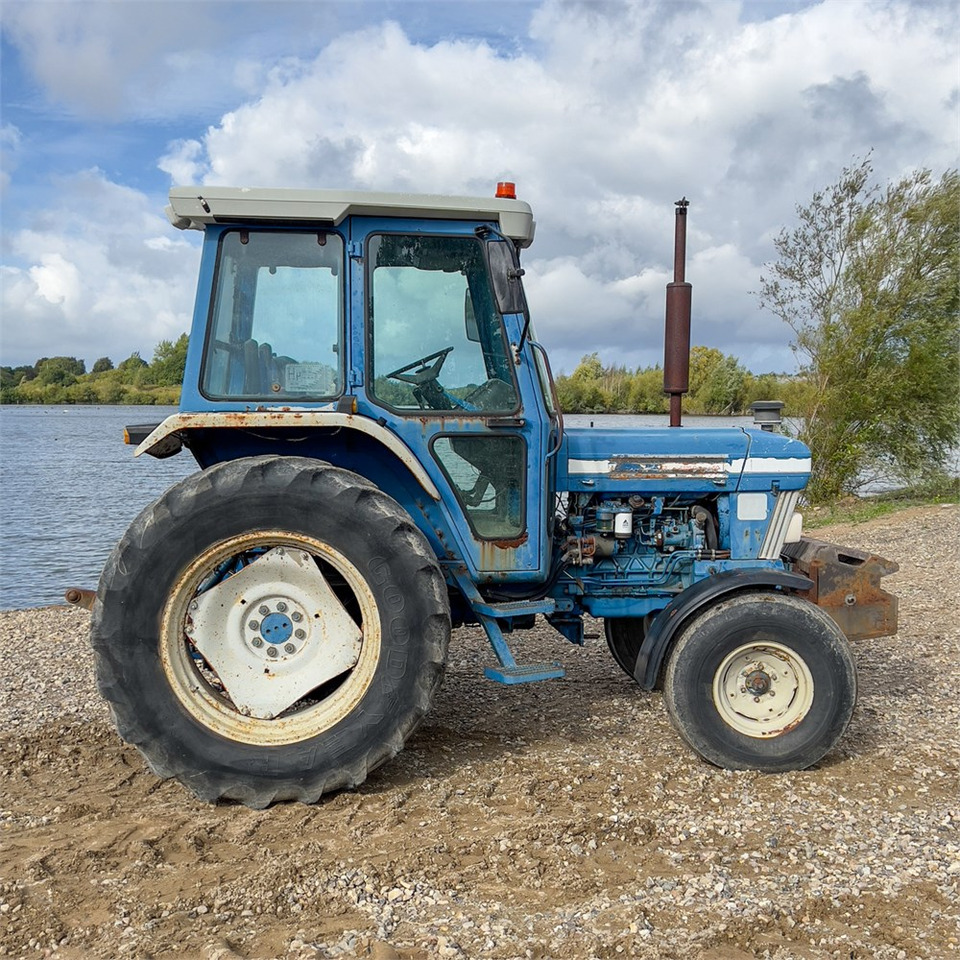Tracteur agricole Ford 5610: photos 7 Tracteur agricole Ford 5610: photos 7