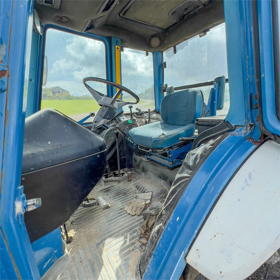 Tracteur agricole Ford 5610: photos 12 Tracteur agricole Ford 5610: photos 12