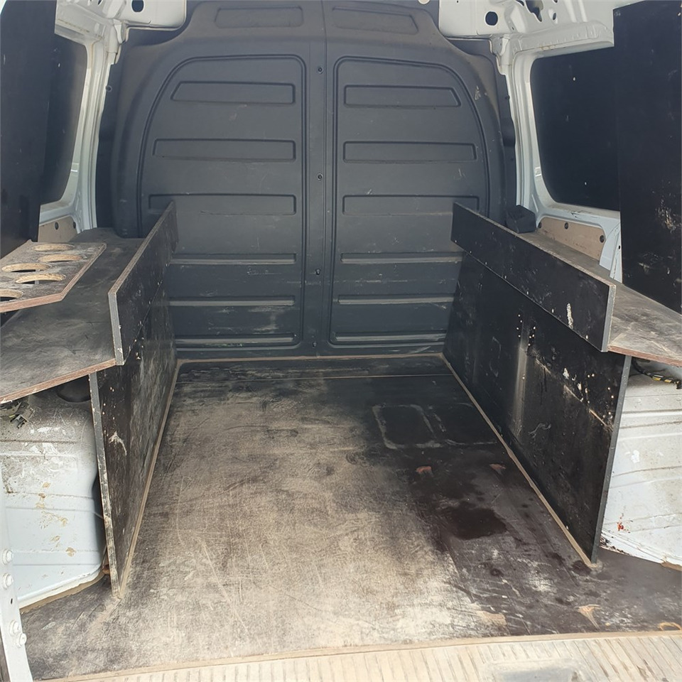 Fourgonnette Ford Transit Courier: photos 11