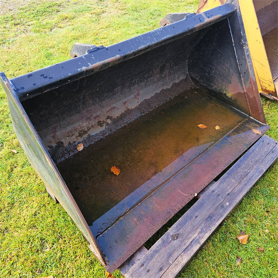 Giant 130 cm - Godet pour chargeur: photos 2 Giant 130 cm - Godet pour chargeur: photos 2