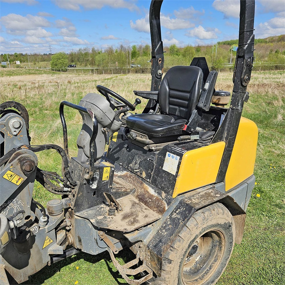 Mini chargeuse Giant V452T X-TRA HD: photos 16