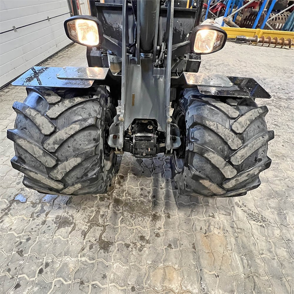 Chargeuse sur pneus Giant V452T X-Tra HD: photos 28 Chargeuse sur pneus Giant V452T X-Tra HD: photos 28