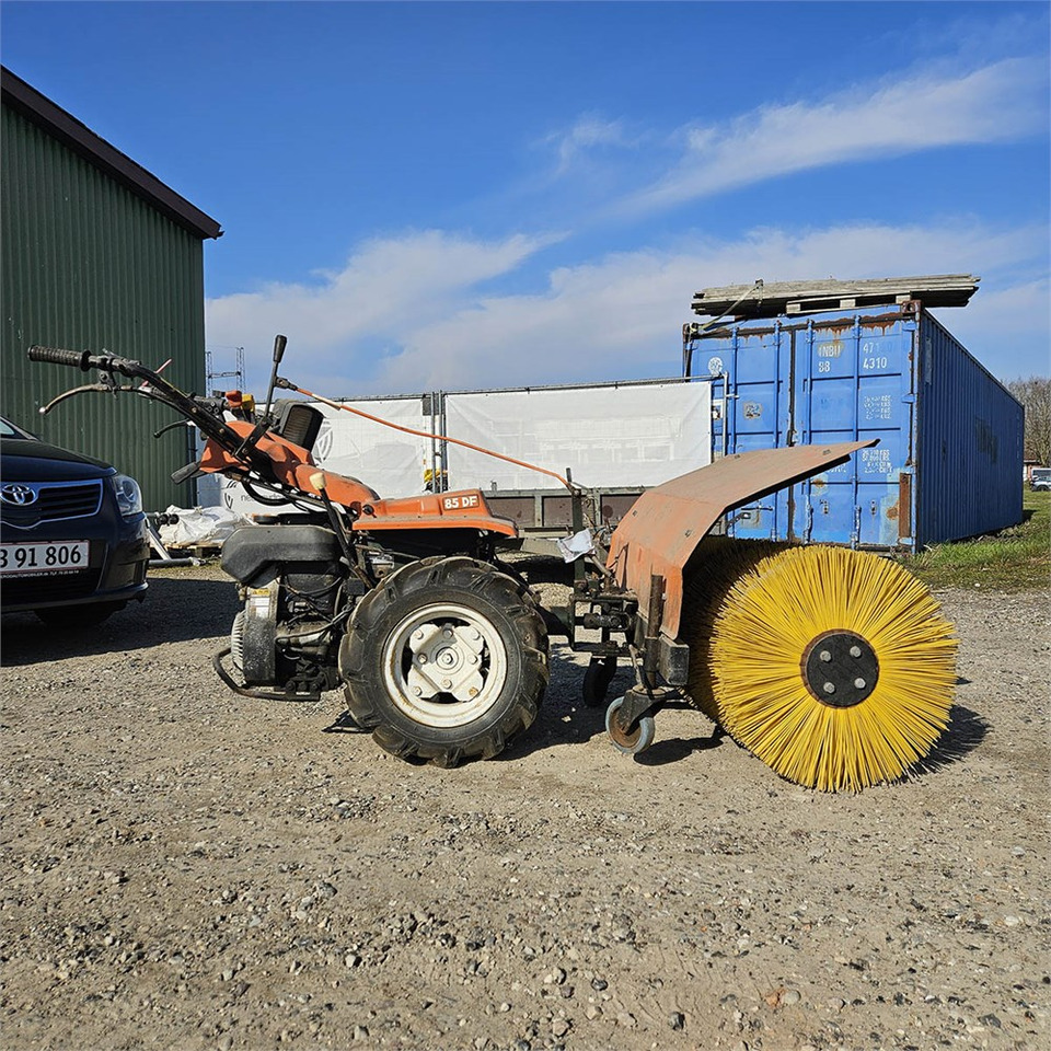 Goldini FC 85DF *FA2* - Balayeuse de voirie: photos 2 Goldini FC 85DF *FA2* - Balayeuse de voirie: photos 2