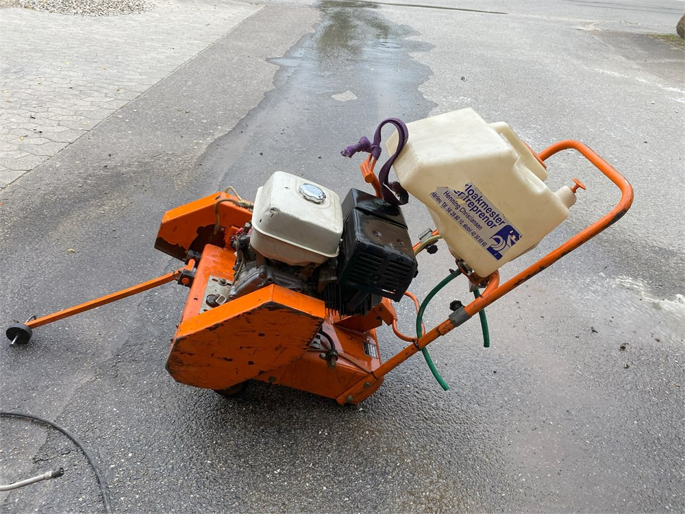 Gölz FS 170 - Travaux routiers: photos 1 Gölz FS 170 - Travaux routiers: photos 1