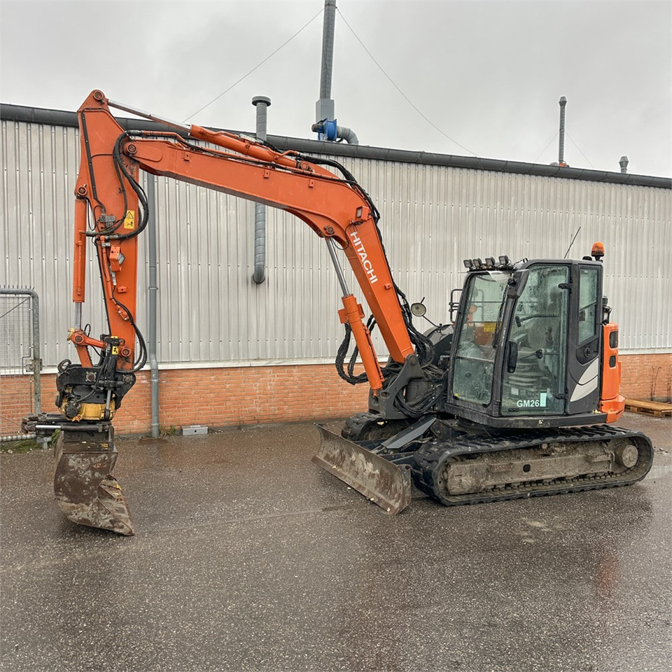 Hitachi ZX85 USB-6 - Mini pelle: photos 3 Hitachi ZX85 USB-6 - Mini pelle: photos 3