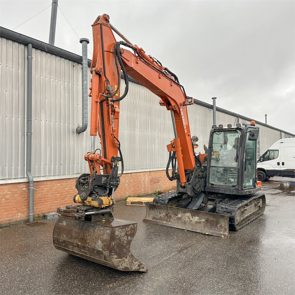 Hitachi ZX85 USB-6 - Mini pelle: photos 5 Hitachi ZX85 USB-6 - Mini pelle: photos 5