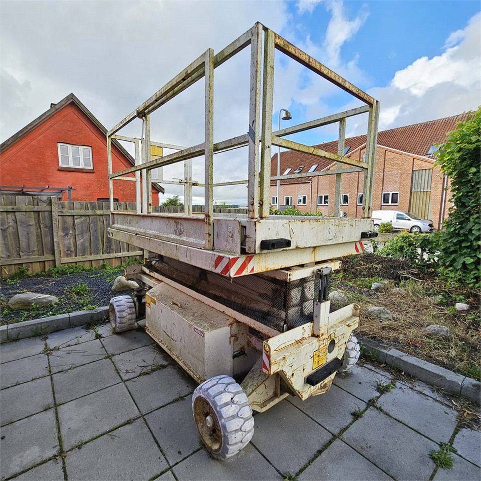 Holland Lift MONOSTAR Y-83EL16 - Nacelle ciseaux: photos 3 Holland Lift MONOSTAR Y-83EL16 - Nacelle ciseaux: photos 3