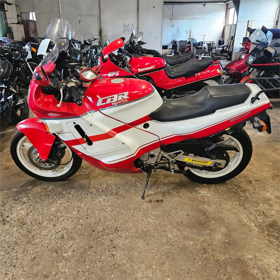 Honda CBR600F Super sport - Motocyclette: photos 2 Honda CBR600F Super sport - Motocyclette: photos 2