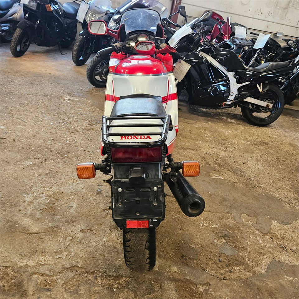 Honda CBR600F Super sport - Motocyclette: photos 4 Honda CBR600F Super sport - Motocyclette: photos 4
