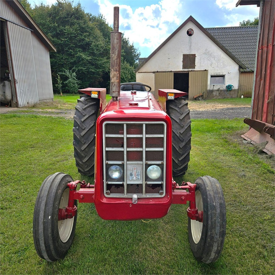 IH 444 - Tracteur agricole: photos 2 IH 444 - Tracteur agricole: photos 2