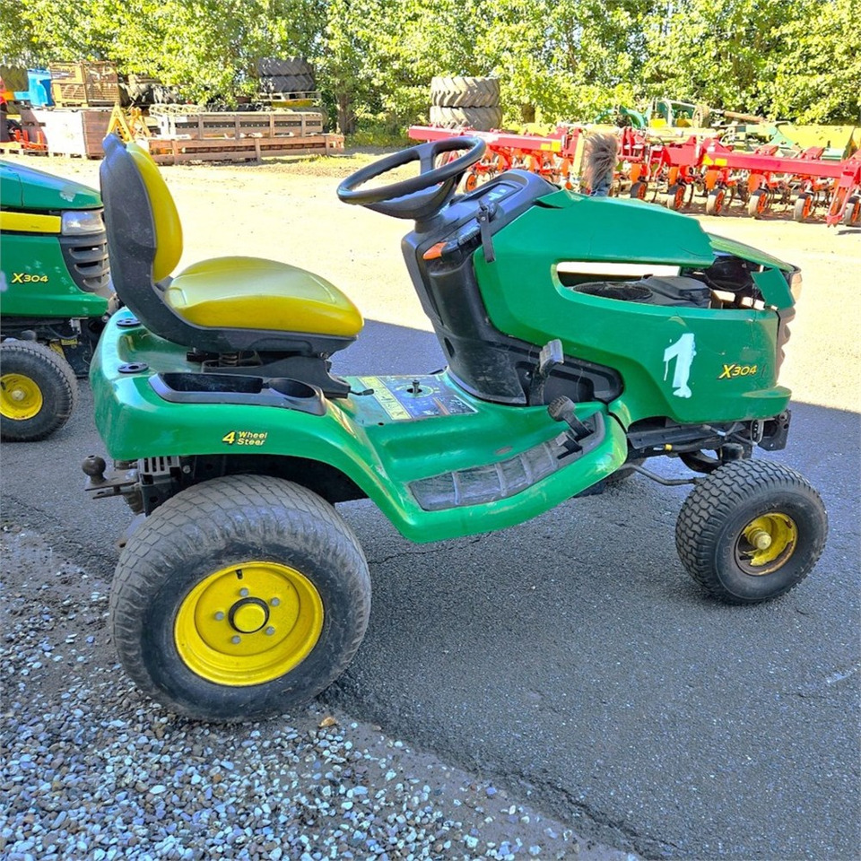 John Deere X304 - Motofaucheuse: photos 3 John Deere X304 - Motofaucheuse: photos 3