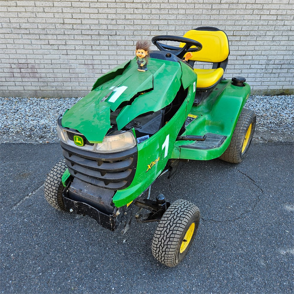 John Deere X304 - Motofaucheuse: photos 2 John Deere X304 - Motofaucheuse: photos 2