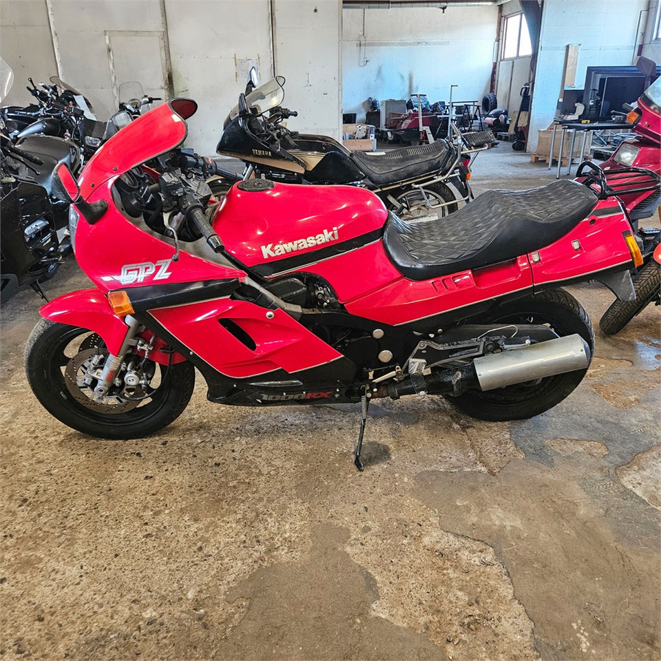 Kawasaki GPZ 1000 RX - Motocyclette: photos 2 Kawasaki GPZ 1000 RX - Motocyclette: photos 2