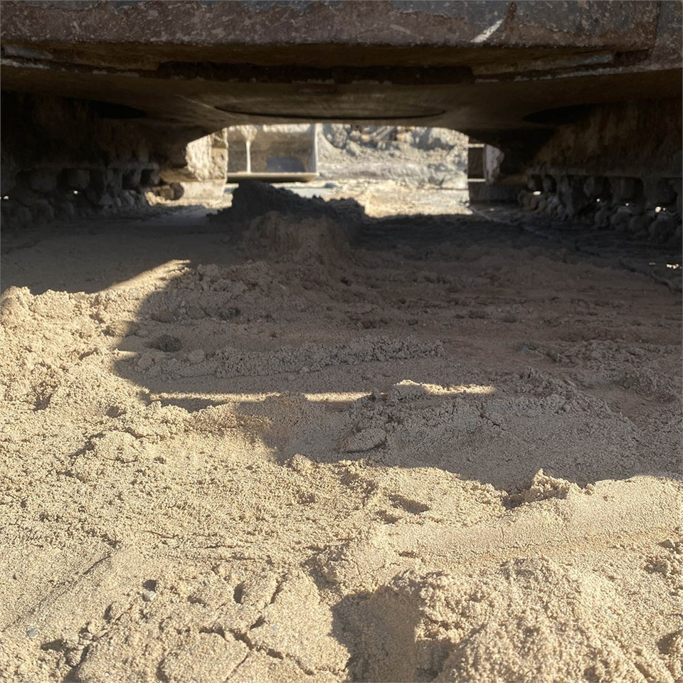 Pelle sur chenille Komatsu PC210 LC-8K: photos 31