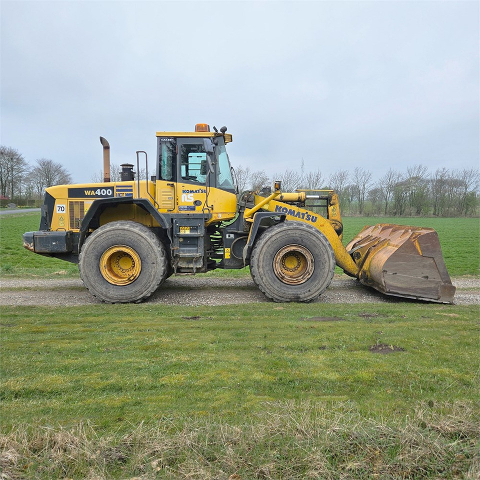 Komatsu WA400 - 5 H - Chargeuse sur pneus: photos 1 Komatsu WA400 - 5 H - Chargeuse sur pneus: photos 1