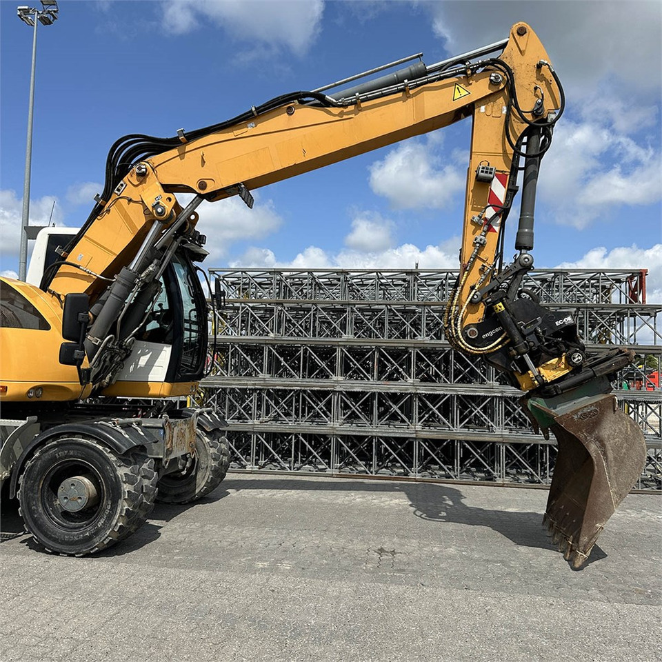 Pelle sur pneus Liebherr A 918 Litronic: photos 25 Pelle sur pneus Liebherr A 918 Litronic: photos 25