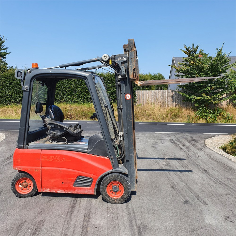 Linde H16 P-01 - Chariot élévateur: photos 4 Linde H16 P-01 - Chariot élévateur: photos 4