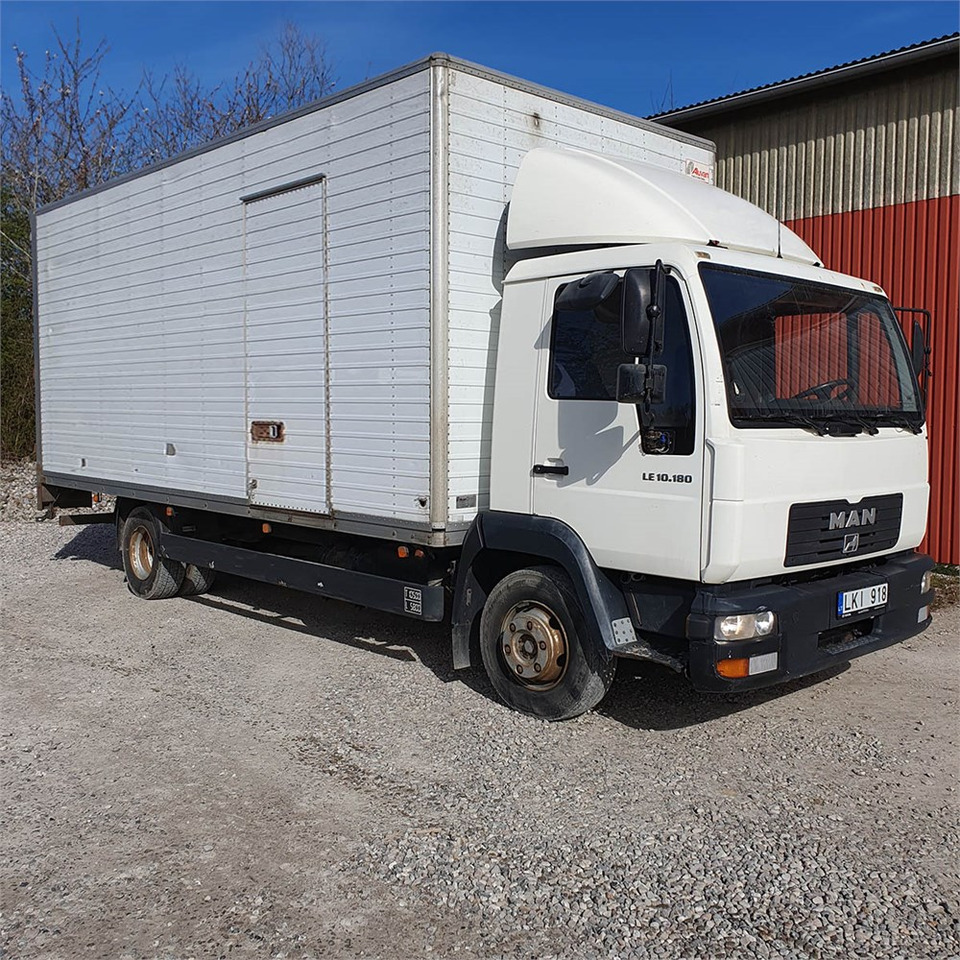 MAN LE10.180 - Camion fourgon: photos 2 MAN LE10.180 - Camion fourgon: photos 2