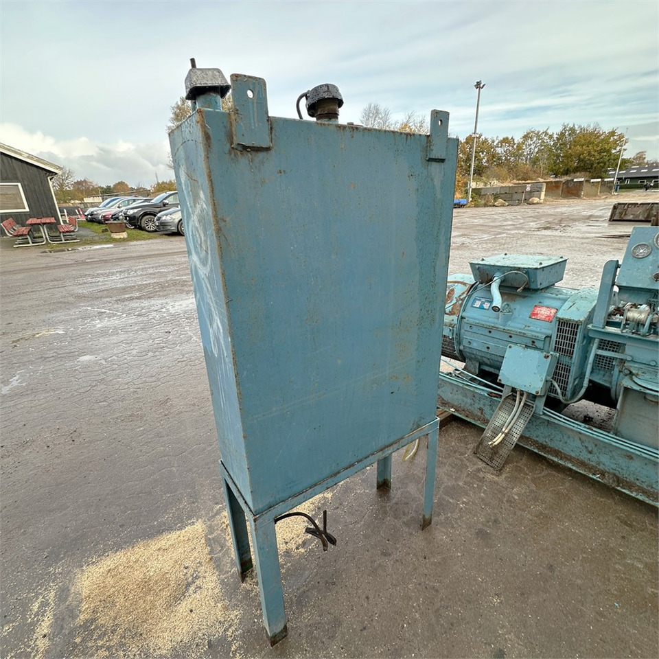 Mercedes emergency power generator C4 — crédit-bail Mercedes emergency power generator C4: photos 13 Mercedes emergency power generator C4 — crédit-bail Mercedes emergency power generator C4: photos 13