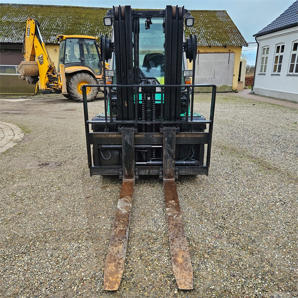 Mitsubishi FB45 - Chariot élévateur: photos 3 Mitsubishi FB45 - Chariot élévateur: photos 3