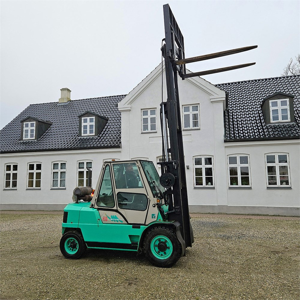 Mitsubishi FB45 - Chariot élévateur: photos 1 Mitsubishi FB45 - Chariot élévateur: photos 1