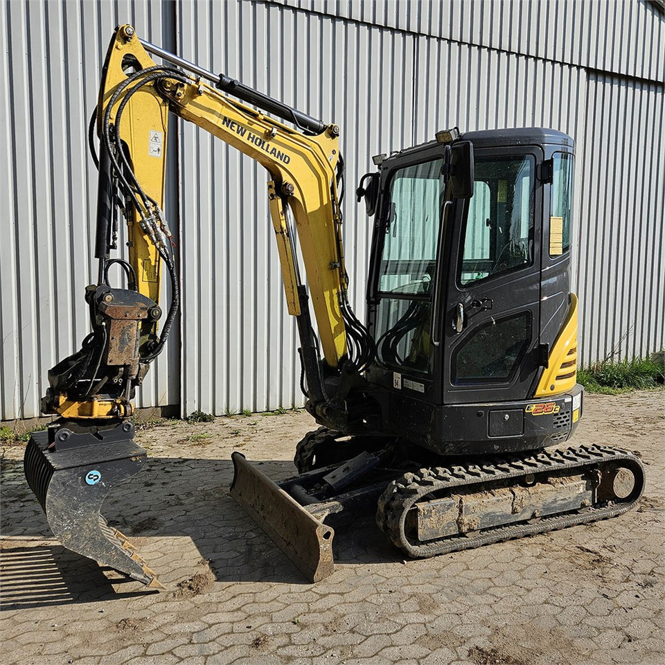 New Holland E26C - Mini pelle: photos 3 New Holland E26C - Mini pelle: photos 3