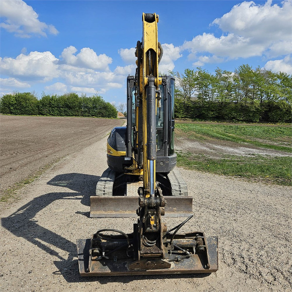 Mini pelle New Holland E39 B: photos 8 Mini pelle New Holland E39 B: photos 8