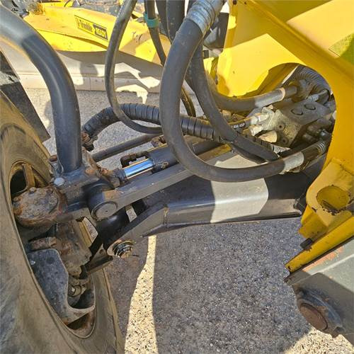 Niveleuse New Holland F 106.7A: photos 38 Niveleuse New Holland F 106.7A: photos 38