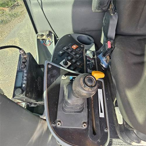 Niveleuse New Holland F 106.7A: photos 10 Niveleuse New Holland F 106.7A: photos 10