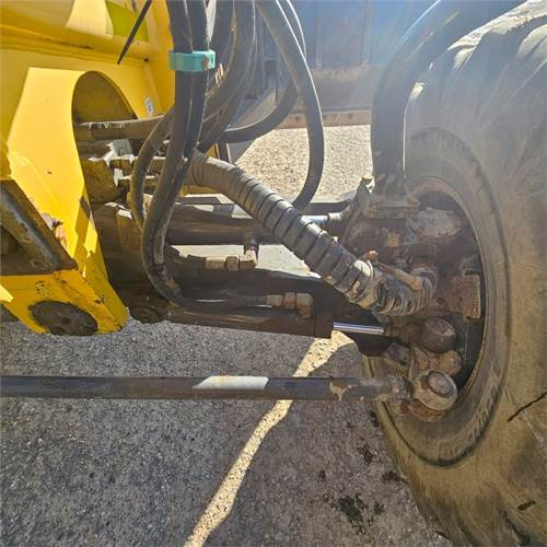 Niveleuse New Holland F 106.7A: photos 40 Niveleuse New Holland F 106.7A: photos 40