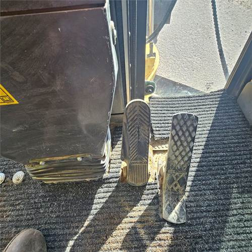 Niveleuse New Holland F 106.7A: photos 15 Niveleuse New Holland F 106.7A: photos 15