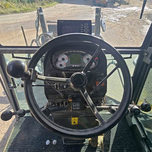 Niveleuse New Holland F 106.7A: photos 12 Niveleuse New Holland F 106.7A: photos 12