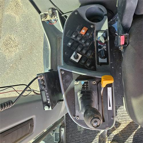 Niveleuse New Holland F 106.7A: photos 11 Niveleuse New Holland F 106.7A: photos 11