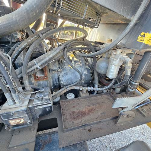 Niveleuse New Holland F 106.7A: photos 32 Niveleuse New Holland F 106.7A: photos 32