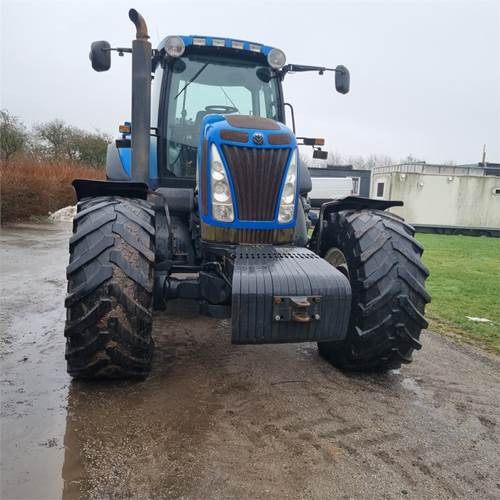 New Holland T8050 Class 5 - Tracteur agricole: photos 4 New Holland T8050 Class 5 - Tracteur agricole: photos 4