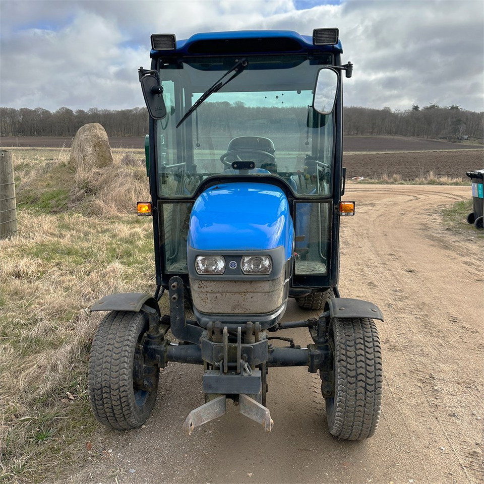 Tracteur communal New Holland TC27D: photos 9