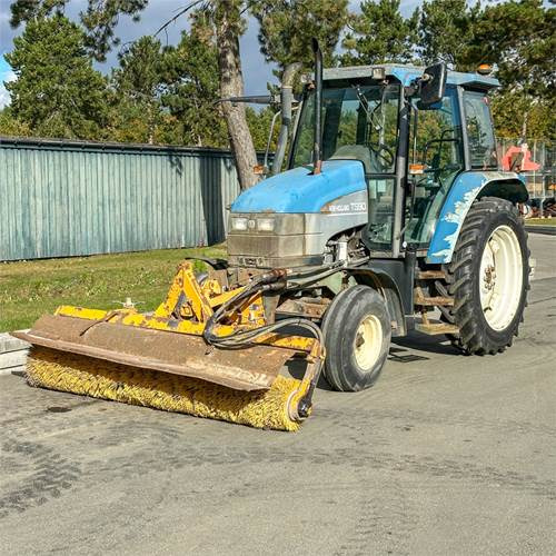 New Holland TS90 - Tracteur agricole: photos 3 New Holland TS90 - Tracteur agricole: photos 3