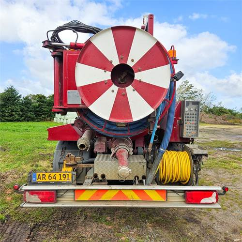 Scania P250 - Camion vidangeur: photos 2 Scania P250 - Camion vidangeur: photos 2