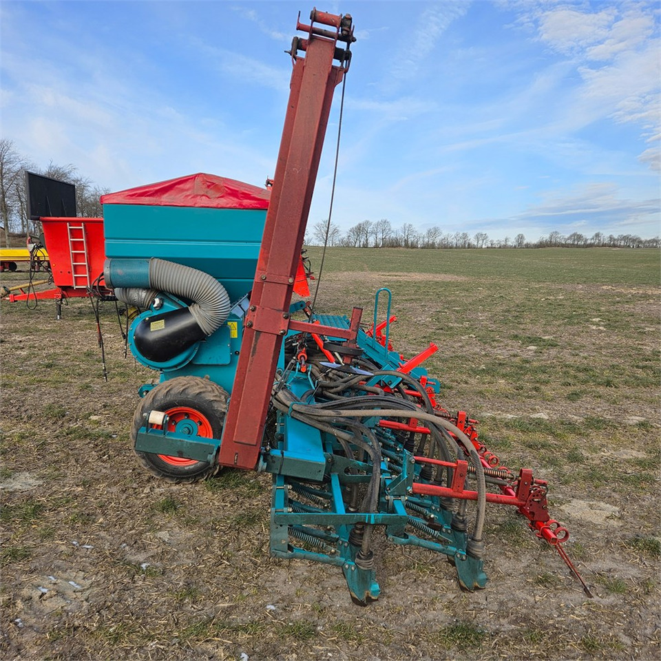 Sulky Burel SPI-Solo Reguline 6 meter - Semoir/ Planteuse: photos 4 Sulky Burel SPI-Solo Reguline 6 meter - Semoir/ Planteuse: photos 4