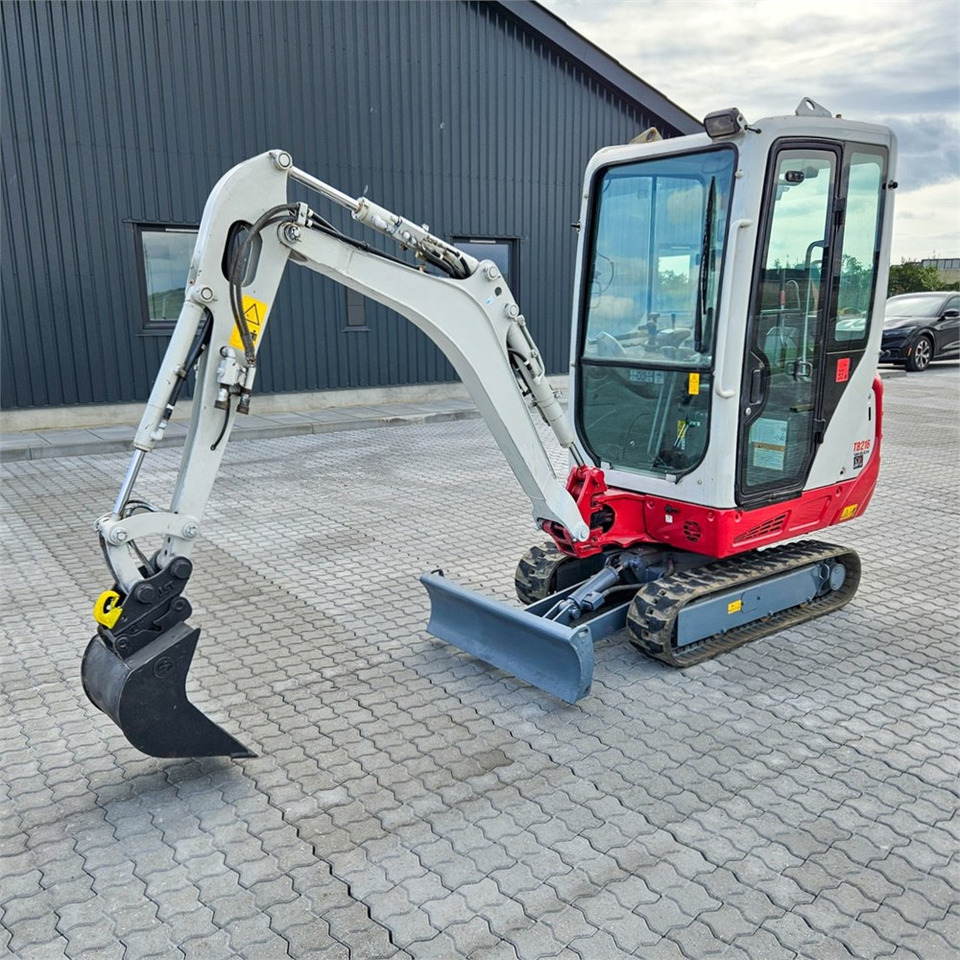 Takeuchi TB216 - Mini pelle: photos 2 Takeuchi TB216 - Mini pelle: photos 2