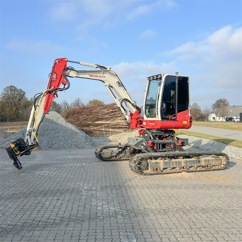 Takeuchi TB260 Levelizer - Mini pelle: photos 4 Takeuchi TB260 Levelizer - Mini pelle: photos 4