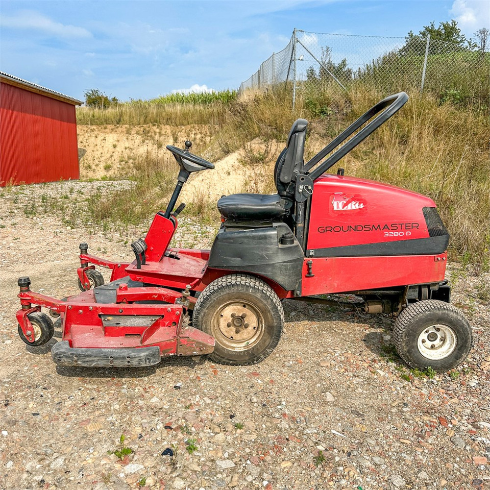 Toro Groundsmaster 3280 D - Motofaucheuse: photos 4 Toro Groundsmaster 3280 D - Motofaucheuse: photos 4
