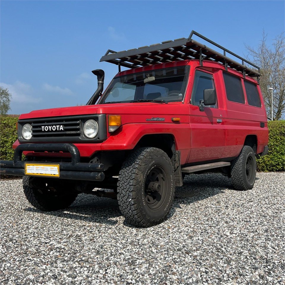 Toyota HZJ75 - Voiture: photos 4 Toyota HZJ75 - Voiture: photos 4
